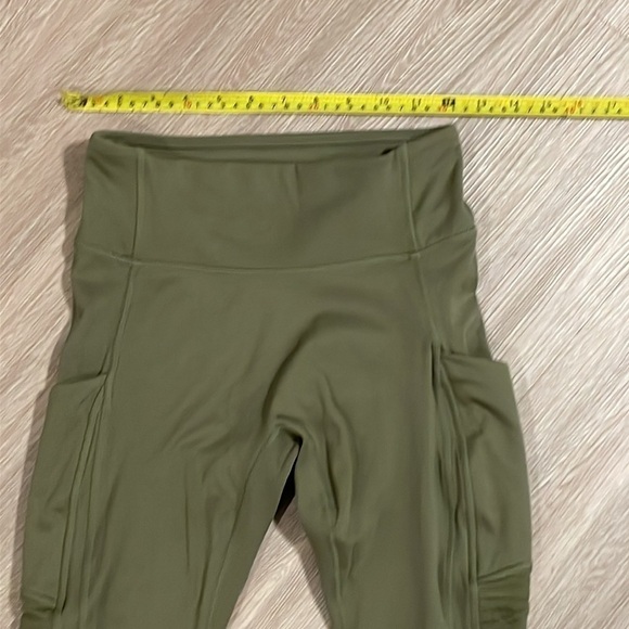 Fabletics Women’s 7/8 Leggings Medium Green Stretch Spandex Workout Athleisure - Picture 11 of 14